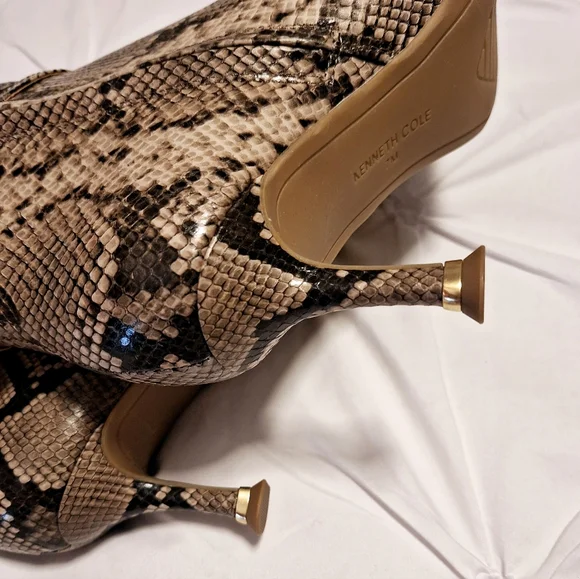 KENNETH COLE NEW YORK SNAKE BOOTS – SZ 7 – NWT - Picture 5 of 8